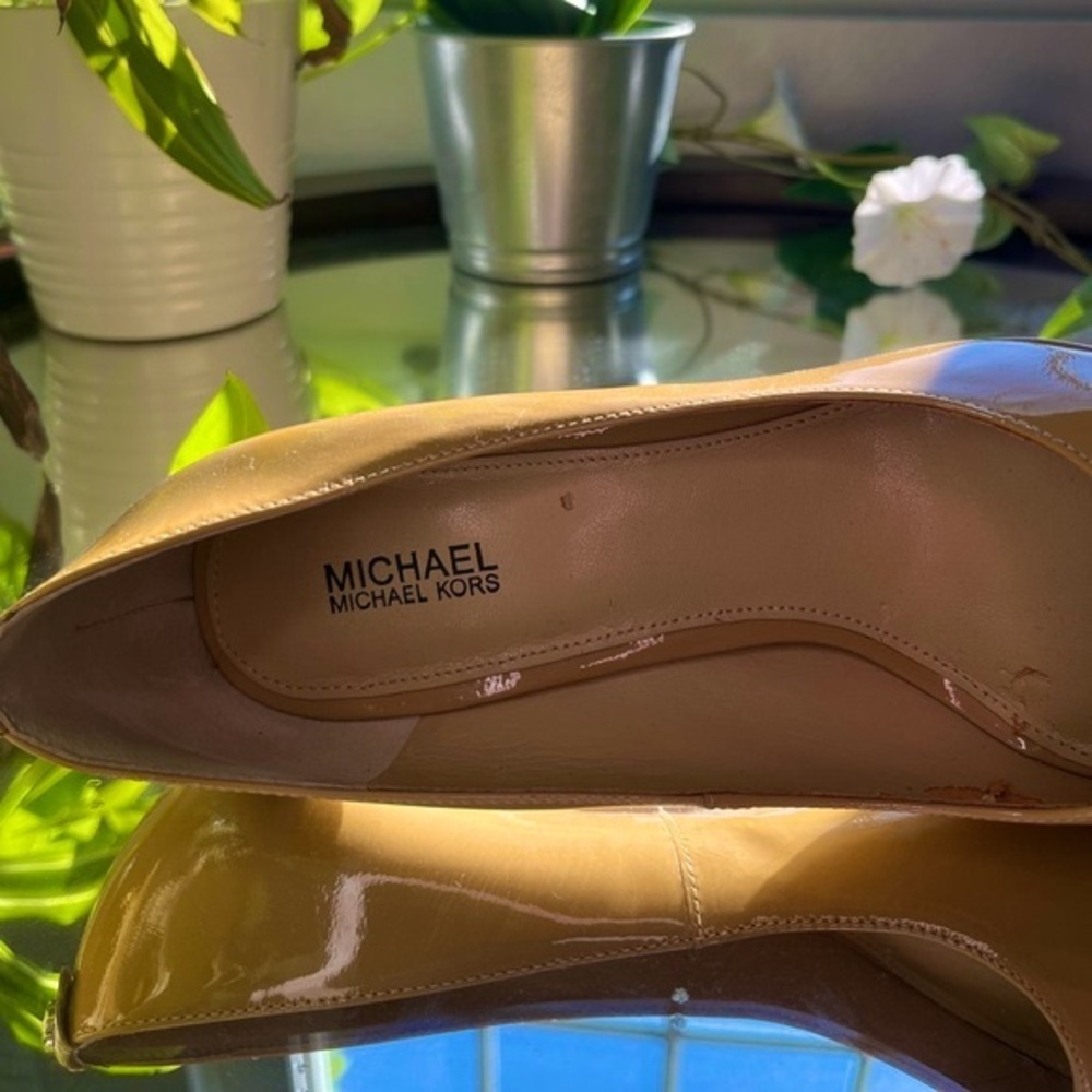 Michael Michael Kors Patent Leather Pumps Tan Heels Open Toe Size: 7M​​​ - Picture 15 of 16